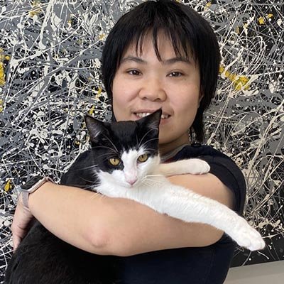 Cat-sitter-in-hobe-sound cat sitter with her cute cat in Hobe Sound FL